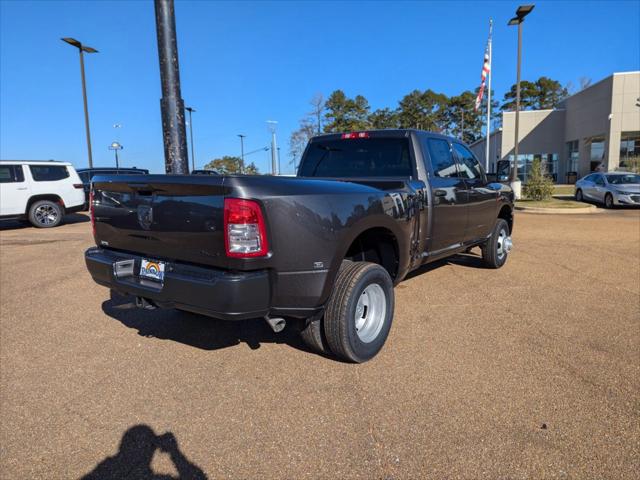 2024 RAM Ram 3500 RAM 3500 TRADESMAN CREW CAB 4X4 8 BOX