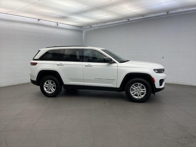 2025 Jeep Grand Cherokee GRAND CHEROKEE LAREDO 4X4