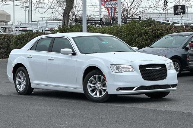 2023 Chrysler 300 Touring