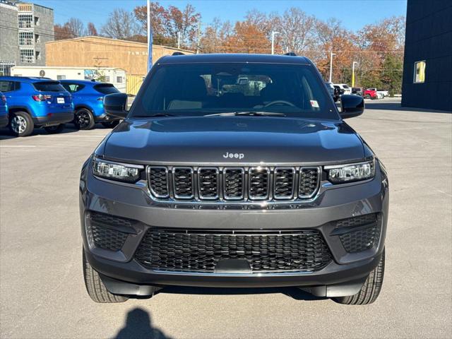 2025 Jeep Grand Cherokee GRAND CHEROKEE LAREDO X 4X4