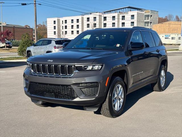 2025 Jeep Grand Cherokee GRAND CHEROKEE LAREDO X 4X4