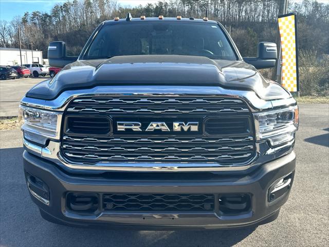 2024 RAM Ram 3500 Chassis Cab RAM 3500 LIMITED CREW CAB CHASSIS 4X4 60 CA