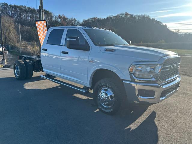 2024 RAM Ram 3500 Chassis Cab RAM 3500 TRADESMAN CREW CAB CHASSIS 4X4 60 CA