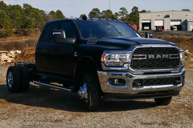 2024 RAM Ram 3500 Chassis Cab RAM 3500 TRADESMAN CREW CAB CHASSIS 4X4 60 CA