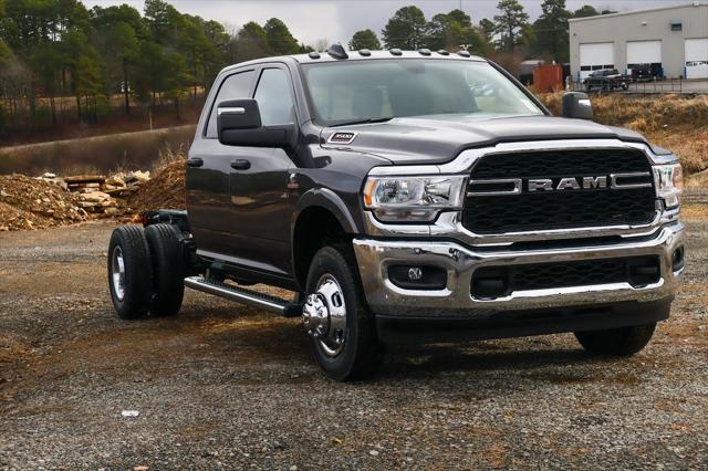 2024 RAM Ram 3500 Chassis Cab RAM 3500 TRADESMAN CREW CAB CHASSIS 4X4 60 CA