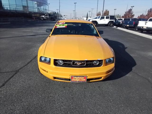 2007 Ford Mustang V6 Deluxe