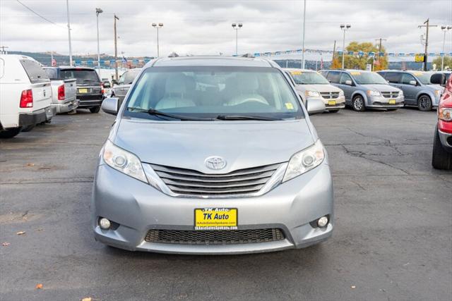 2014 Toyota Sienna XLE V6 8 Passenger