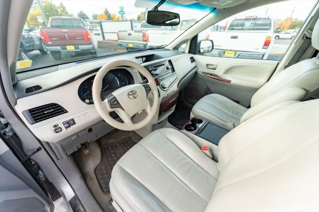 2014 Toyota Sienna XLE V6 8 Passenger