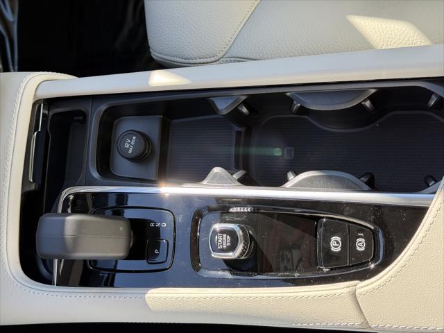 2025 Volvo XC90 Plus