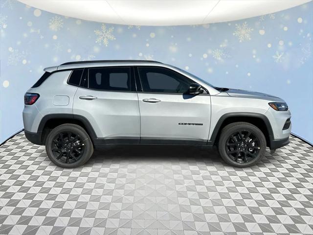 2025 Jeep Compass COMPASS LATITUDE 4X4