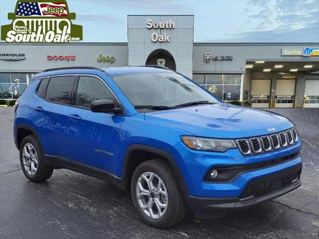 2025 Jeep Compass COMPASS LATITUDE 4X4