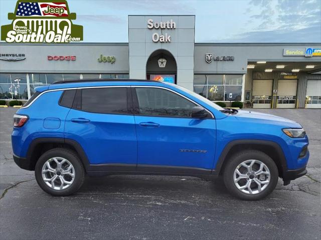 2025 Jeep Compass COMPASS LATITUDE 4X4