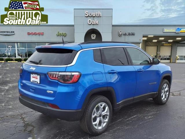 2025 Jeep Compass COMPASS LATITUDE 4X4