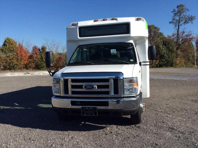2017 Ford E-450 Cutaway E-450 DRW 158 WB