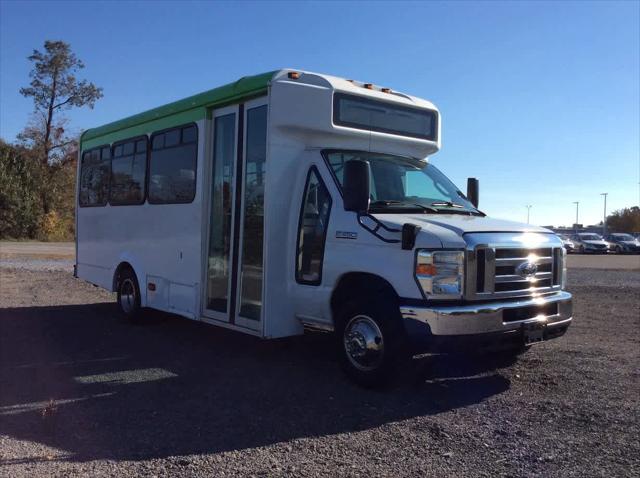 2017 Ford E-450 Cutaway E-450 DRW 158 WB