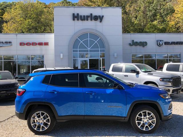 2024 Jeep Compass COMPASS LATITUDE LUX 4X4