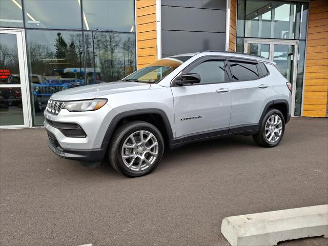 2024 Jeep Compass Latitude Lux FWD