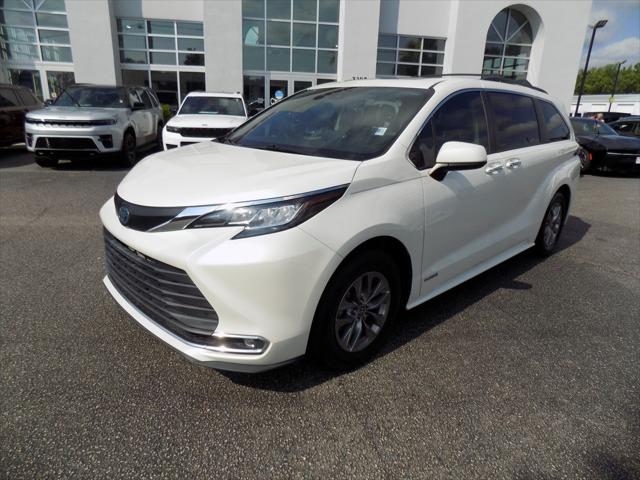 2021 Toyota Sienna XLE