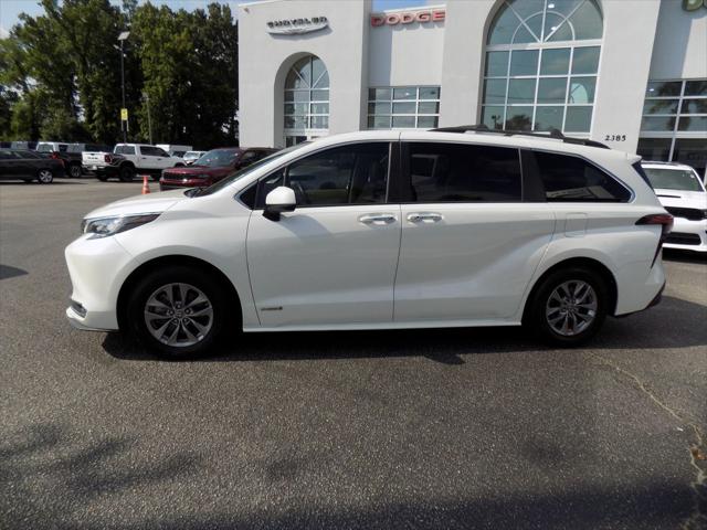 2021 Toyota Sienna XLE