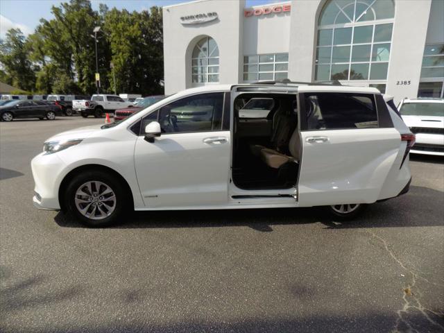 2021 Toyota Sienna XLE