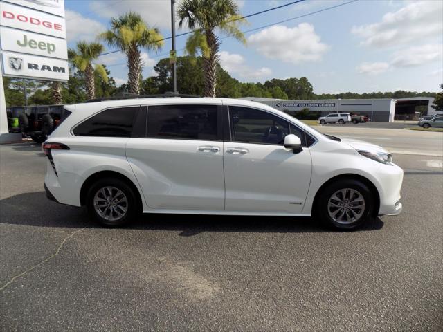 2021 Toyota Sienna XLE