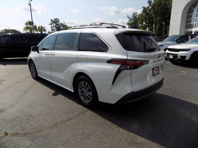 2021 Toyota Sienna XLE