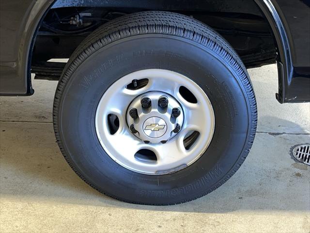 2021 Chevrolet Express Cargo RWD 2500 Regular Wheelbase WT