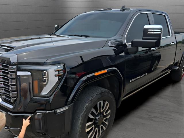 2024 GMC Sierra 3500HD 4WD Crew Cab Standard Bed Denali Ultimate 2024 GMC Sierra 3500HD 4WD Crew Cab Standard Bed Denali Ultimate