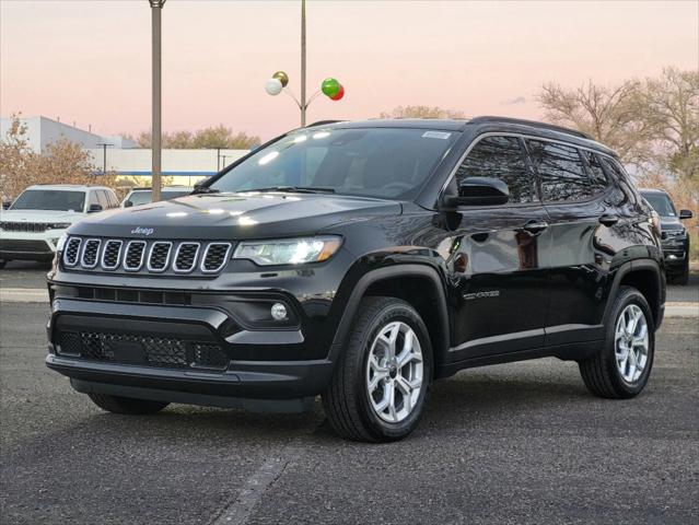 2025 Jeep Compass COMPASS LATITUDE 4X4