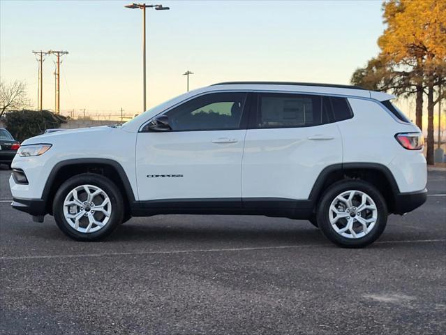 2025 Jeep Compass COMPASS LATITUDE 4X4