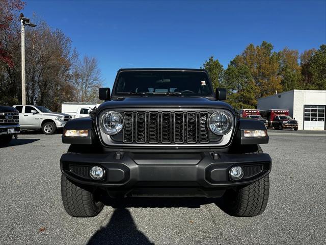 2025 Jeep Gladiator GLADIATOR NIGHTHAWK 4X4