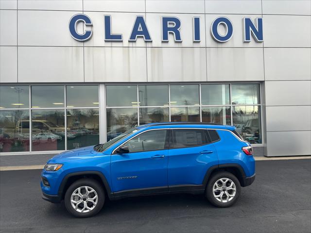2025 Jeep Compass COMPASS LATITUDE 4X4
