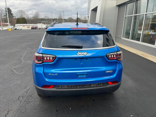 2025 Jeep Compass COMPASS LATITUDE 4X4