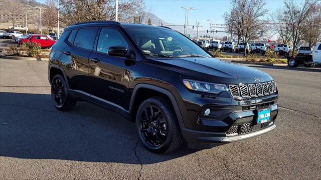 2025 Jeep Compass COMPASS LATITUDE 4X4