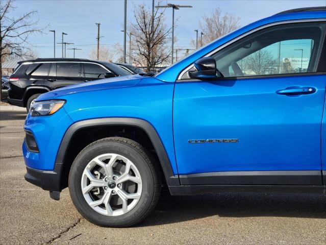 2025 Jeep Compass COMPASS LATITUDE 4X4