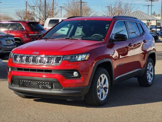 2025 Jeep Compass COMPASS LATITUDE 4X4