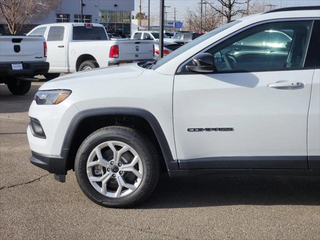 2025 Jeep Compass COMPASS LATITUDE 4X4