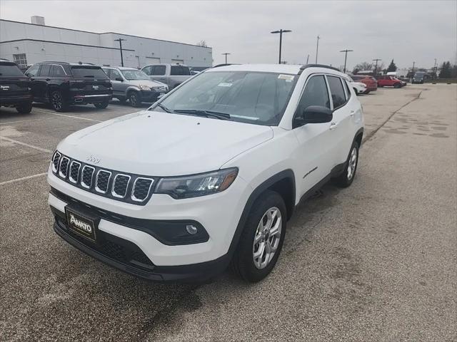 2025 Jeep Compass COMPASS LATITUDE 4X4