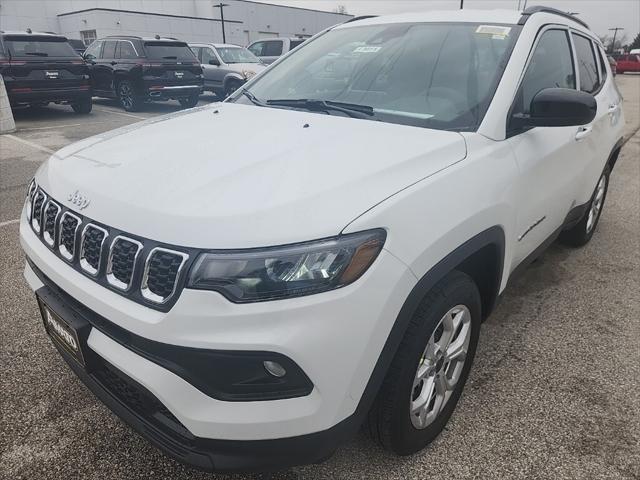 2025 Jeep Compass COMPASS LATITUDE 4X4