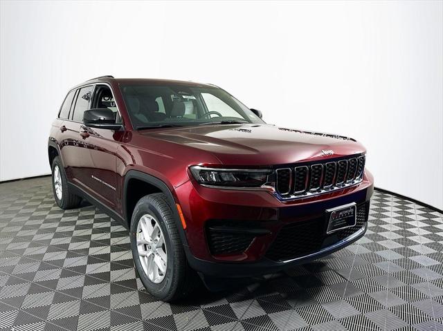 2025 Jeep Grand Cherokee GRAND CHEROKEE LAREDO X 4X4