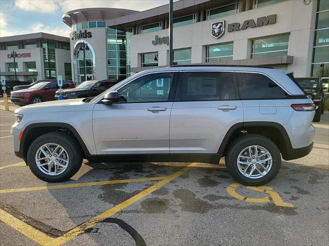 2025 Jeep Grand Cherokee GRAND CHEROKEE LAREDO X 4X4