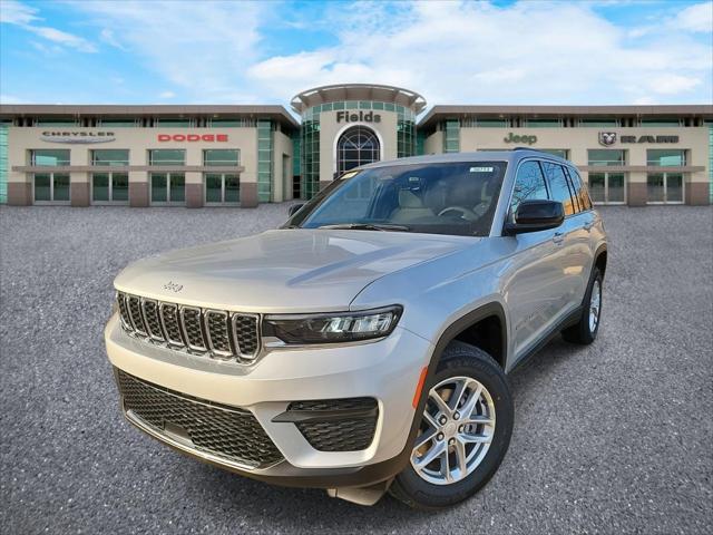 2025 Jeep Grand Cherokee GRAND CHEROKEE LAREDO X 4X4