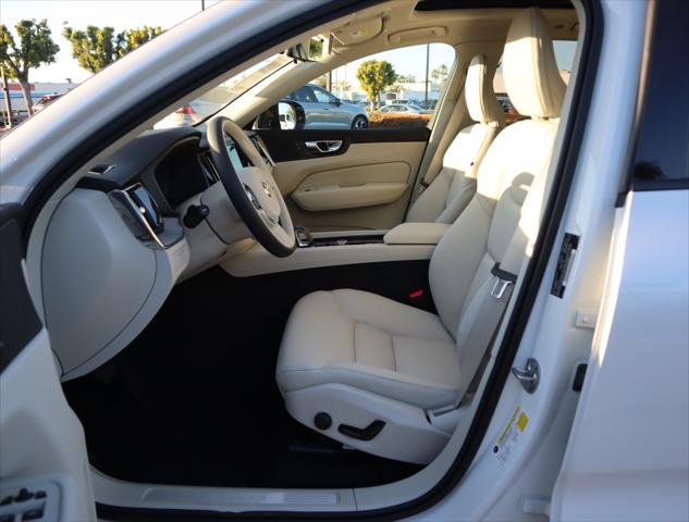 2025 Volvo XC60 Plug-In Hybrid Plus