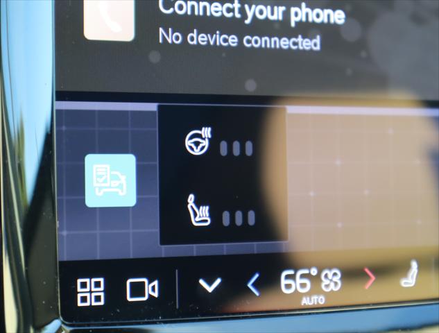 2025 Volvo XC60 Plug-In Hybrid Plus