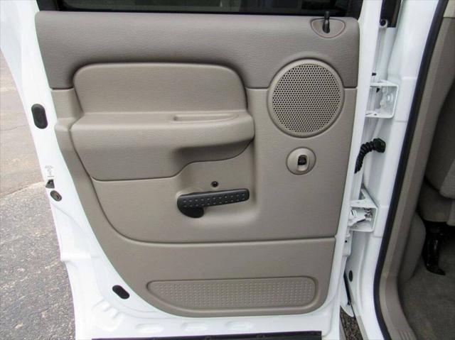 2003 Dodge Ram 2500 SLT Clean, 6 Speed manual, No dealer fees! Clean,