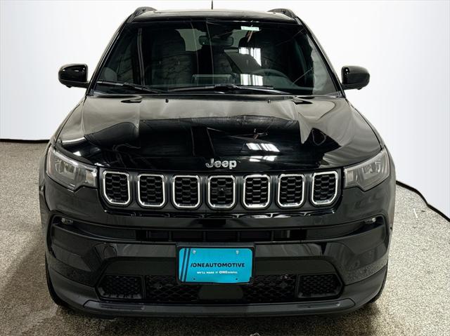 2025 Jeep Compass COMPASS LATITUDE 4X4