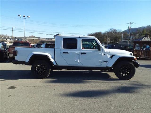 2025 Jeep Gladiator GLADIATOR NIGHTHAWK 4X4