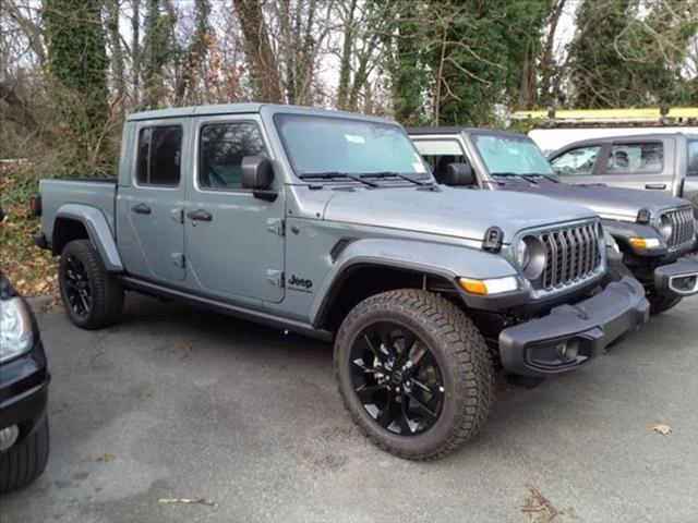 2025 Jeep Gladiator GLADIATOR NIGHTHAWK 4X4