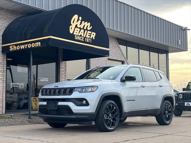 2025 Jeep Compass COMPASS LATITUDE 4X4