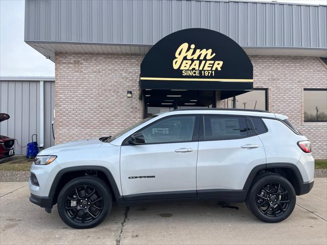 2025 Jeep Compass COMPASS LATITUDE 4X4